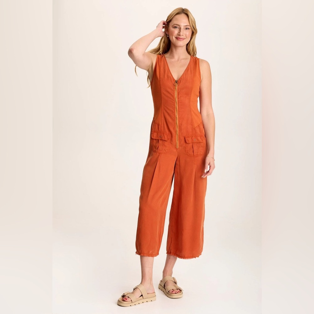 XCVI
LINETTE JUMPSUIT WITH V-NECK